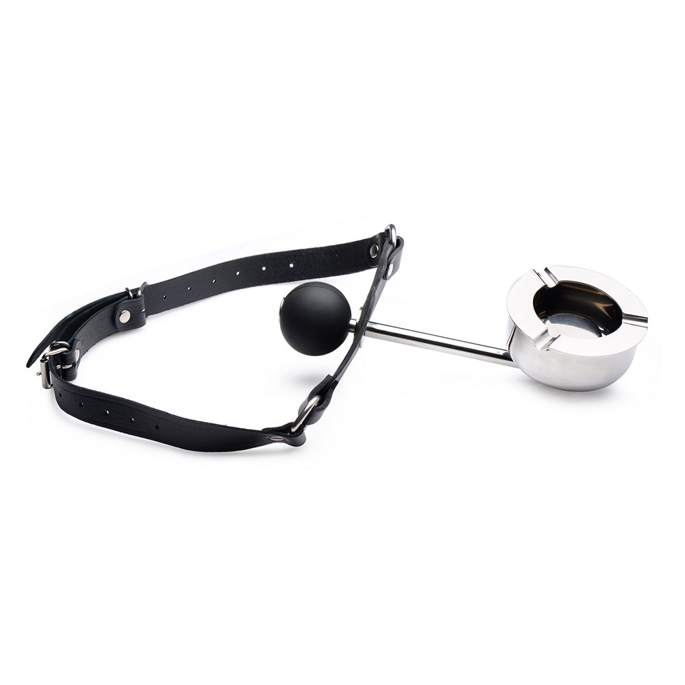 Ashtray ball gag demonstration photo.