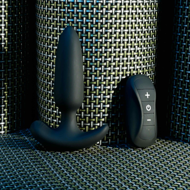 Black vibrating anal plug with remote example photo.
