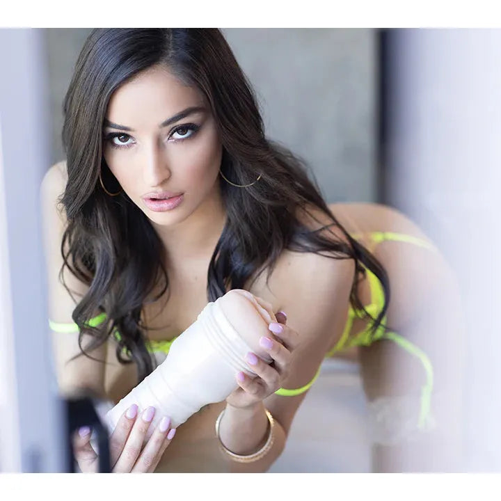 Fleshlight Emily Willis Squirt Masturbator | Source Adult Toys Fleshlight Emily Willis Squirt Masturbator | Source Adult Toys