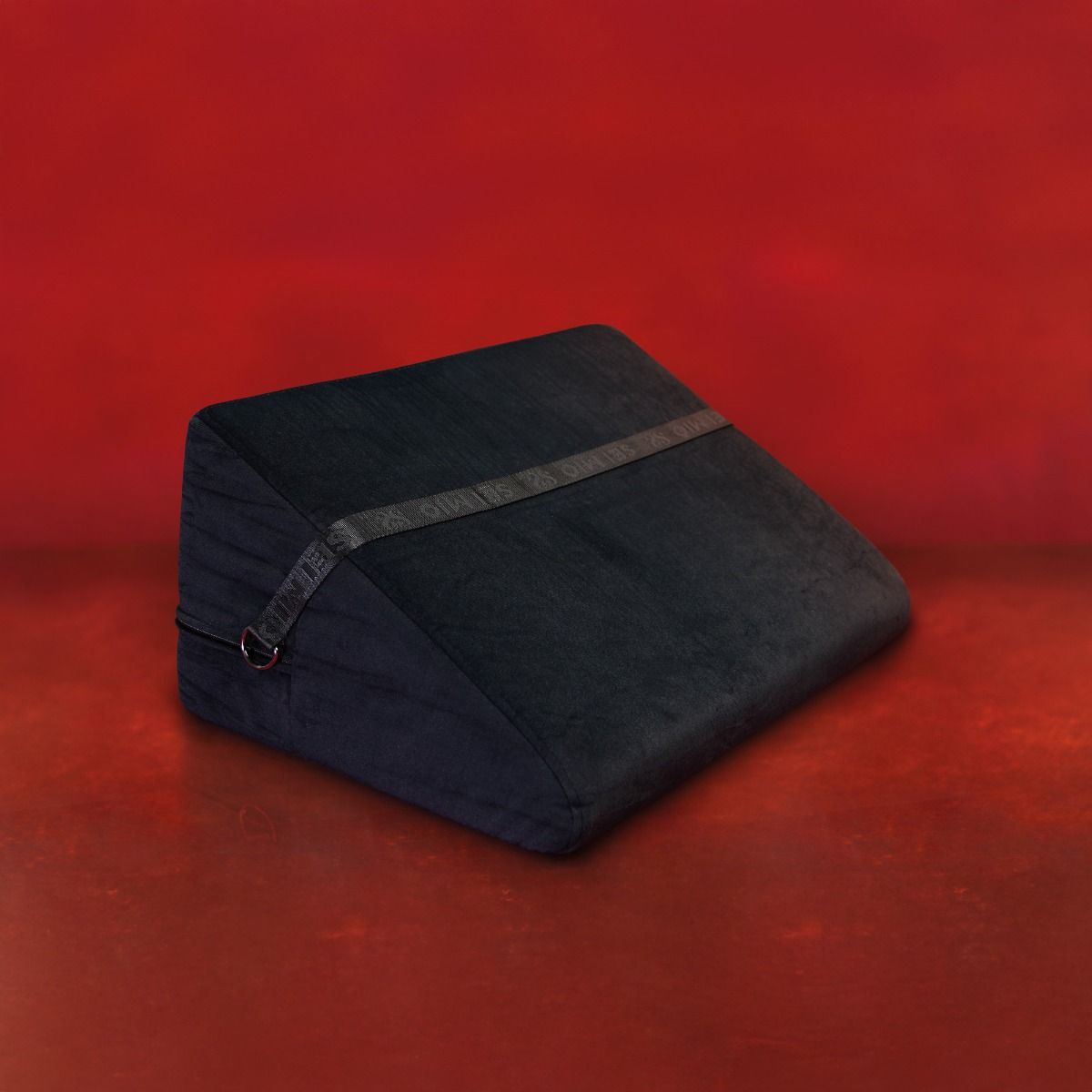 Black positioning wedge padded example photo.