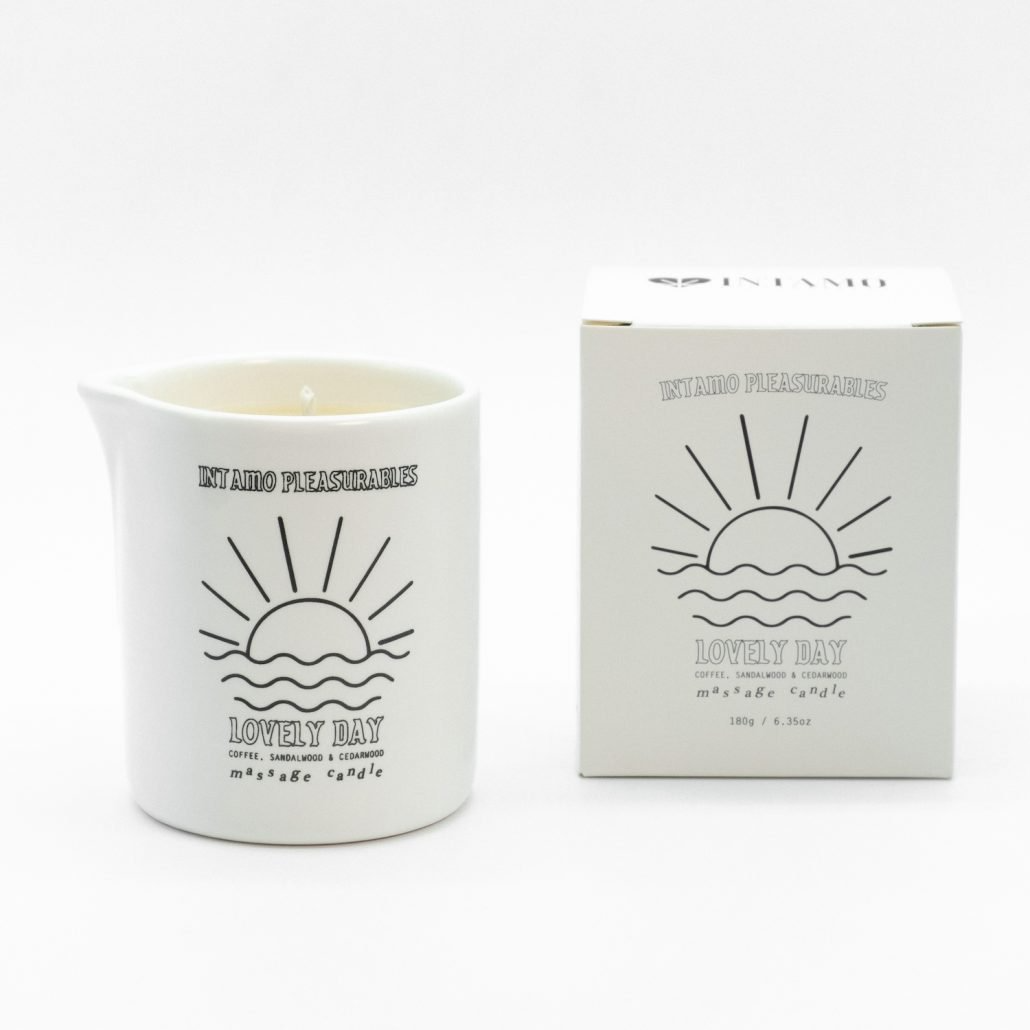 Intamo Lovely Day Massage Candle Coffee Sandalwood Cedar